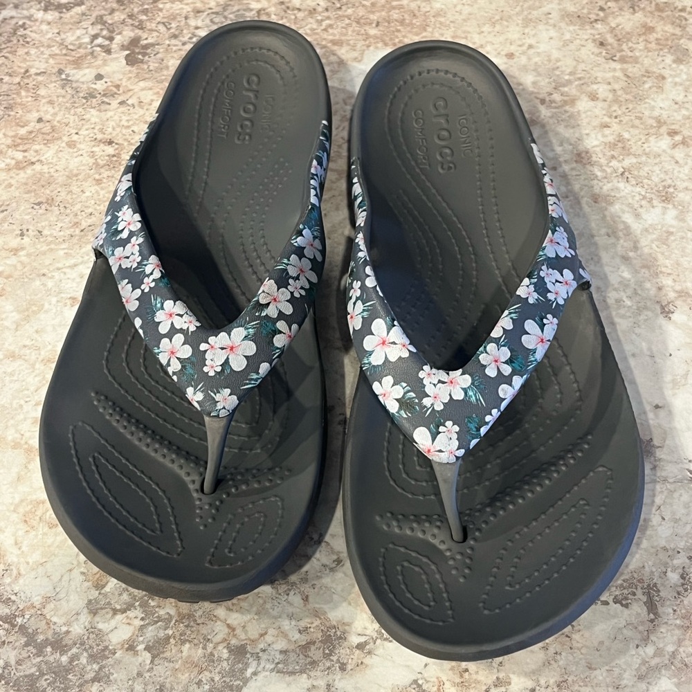 Crocs Kadee Il Flip Flop W Sz 10
Floral Print Iconic Comfort